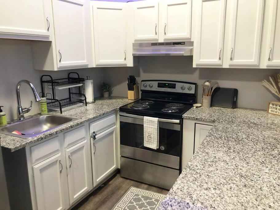 Downtown Cleveland -Modern First Floor Unit Apartment Exterior photo