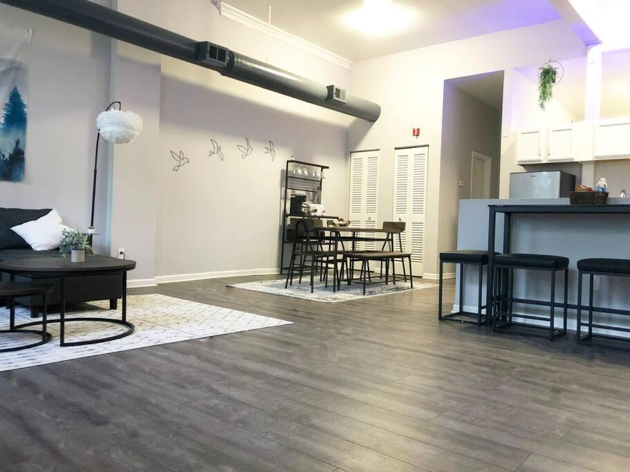 Downtown Cleveland -Modern First Floor Unit Apartment Exterior photo